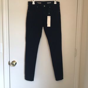 NWT - AG Adriano Goldschmied Farrah Skinny